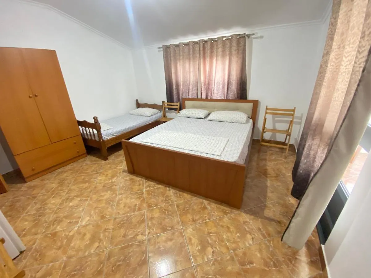 Villa Osmani Durres 0*,