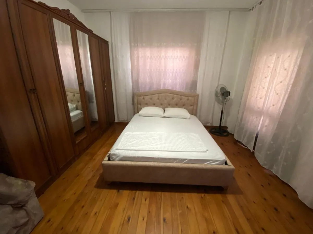 Villa Osmani Durrës 0*,