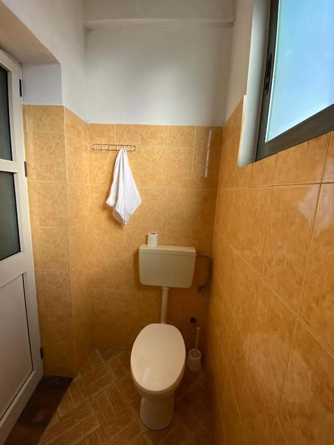 Villa Osmani Durrës 0*,