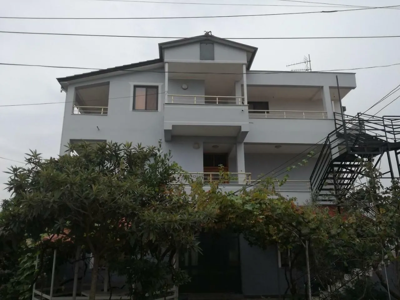 Country house Villa Osmani Durres